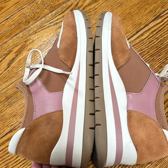 Naturalizer Remy Stretch style slip on sneaker. Suede and neoprene. Size 10. - Picture 6 of 13